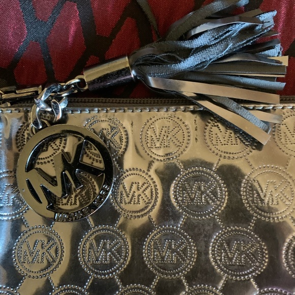 Michael Kors cosmetic bag - Picture 2 of 3